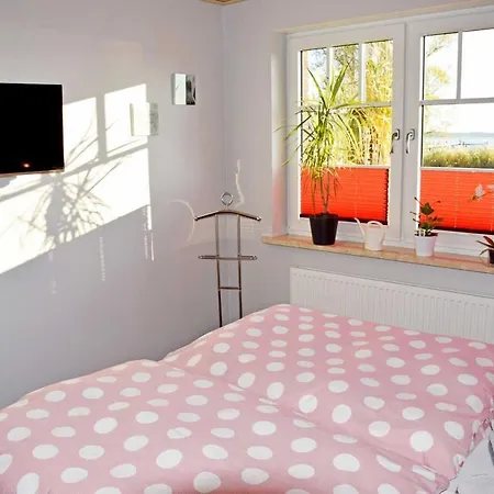 Apartment Ferienbungalow Mit Terrasse Und Seeblick In *